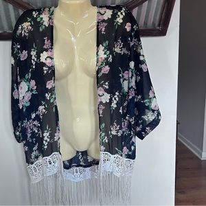🌼3/$20 bundle🌼  Bohemian Navy Blue White Pink Floral Fringe‎ Kimono Small